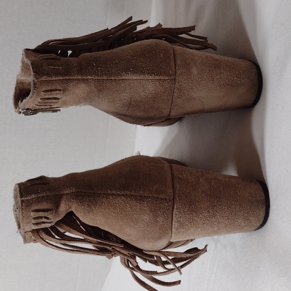 Tan suede leather fringed booties 9.5 - Picture 2 of 8